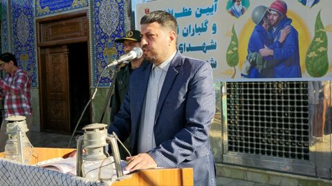 تصاویر/غبارروبی مزار مطهر شهدا در مرقد مطهر امامزاده سید علی اصغر(ع) شهرستان ساوه