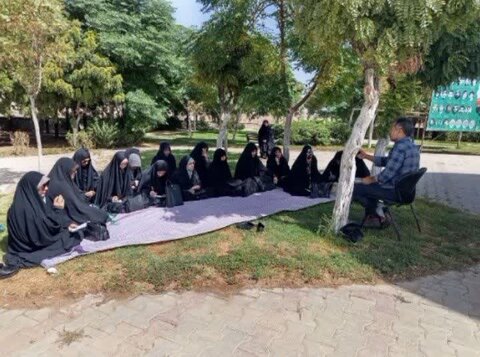 تصاویر/تجدید میثاق طلاب مدرسه علمیه فاطمه الزهرا ساوه با شهدای گمنام