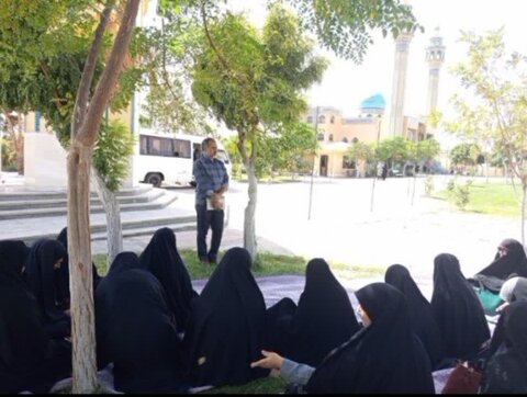 تصاویر/تجدید میثاق طلاب مدرسه علمیه فاطمه الزهرا ساوه با شهدای گمنام