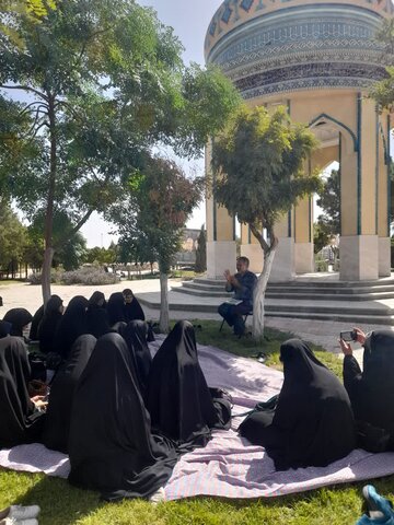 تصاویر/تجدید میثاق طلاب مدرسه علمیه فاطمه الزهرا ساوه با شهدای گمنام