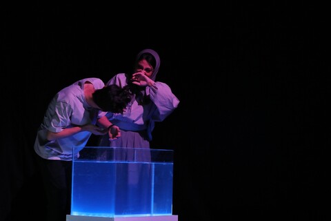 تصاویر/ آغاز اجرای نمایش «قرار» در قم با محوریت شهدای غواص دفاع مقدس