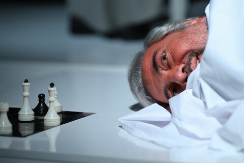 تصاویر/ آغاز اجرای نمایش «قرار» در قم با محوریت شهدای غواص دفاع مقدس