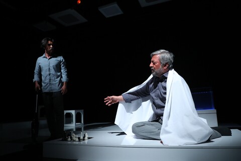 تصاویر/ آغاز اجرای نمایش «قرار» در قم با محوریت شهدای غواص دفاع مقدس