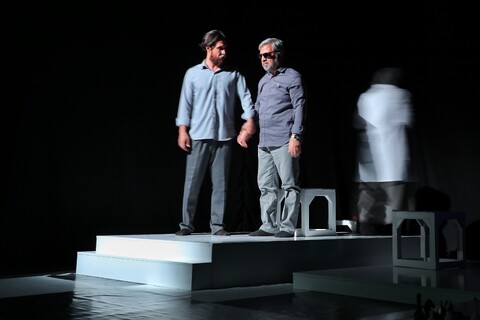 تصاویر/ آغاز اجرای نمایش «قرار» در قم با محوریت شهدای غواص دفاع مقدس