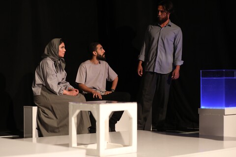 تصاویر/ آغاز اجرای نمایش «قرار» در قم با محوریت شهدای غواص دفاع مقدس