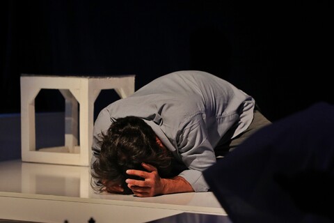 تصاویر/ آغاز اجرای نمایش «قرار» در قم با محوریت شهدای غواص دفاع مقدس