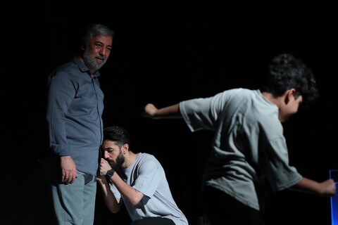 تصاویر/ آغاز اجرای نمایش «قرار» در قم با محوریت شهدای غواص دفاع مقدس