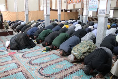 تصاویر/ اقامه نماز جمعه شهر کشاورز