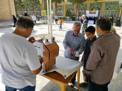 تصاویر/ نمازعبادی سیاسی جمعه قمصر