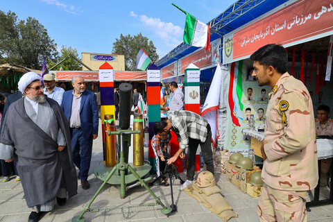 تصاویر/  نمایشگاه توانمندی‌های دفاعی، امنیتی و فرهنگی در سنگ فرش مصلا تبریز