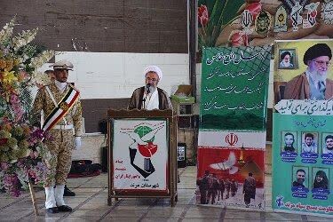 تصاویر/ مراسم غبارروبی و عطر افشانی مزار مطهر شهداء در مرند