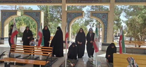 تصاویر/تجدید میثاق با آرمان‌های شهدا توسط طلاب مدرسه علمیه کوثر زرندیه