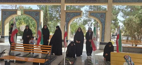 تصاویر/تجدید میثاق با آرمان‌های شهدا توسط طلاب مدرسه علمیه کوثر زرندیه