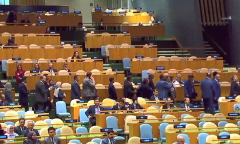 انسحابات جماعية من قاعة الأمم المتحدة تزامنا مع خطاب نتنياهو (فيديو)