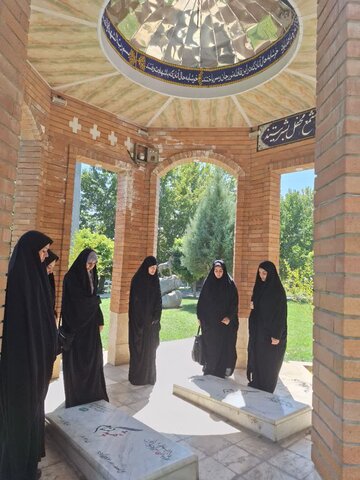 تصاویر/مراسم غبارروبی گلزار شهدا امامزاده سهل ابن علی شهرستان آستانه در هفته دفاع مقدس