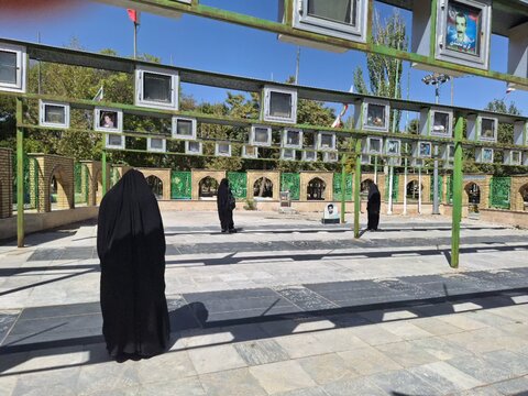 تصاویر/مراسم غبارروبی گلزار شهدا امامزاده سهل ابن علی شهرستان آستانه در هفته دفاع مقدس