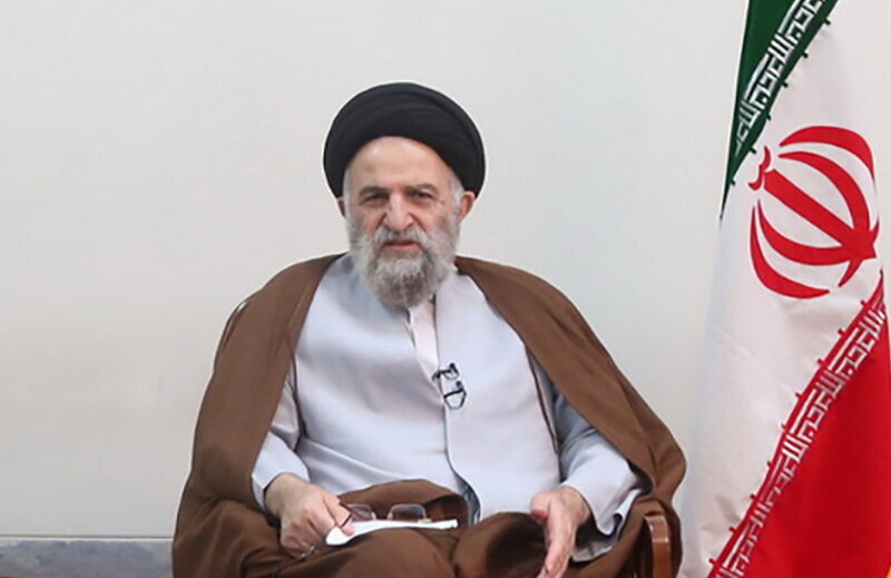 آية اللّه الغرويّ: العلم بلا أخلاقٍ ومعنويّةٍ لا يحقّق للإنسان منافعه الحقيقيّة/ على الحوزات العلميّة أن تؤدّي دورها الأمثل في بناء الحضارة الإسلاميّة