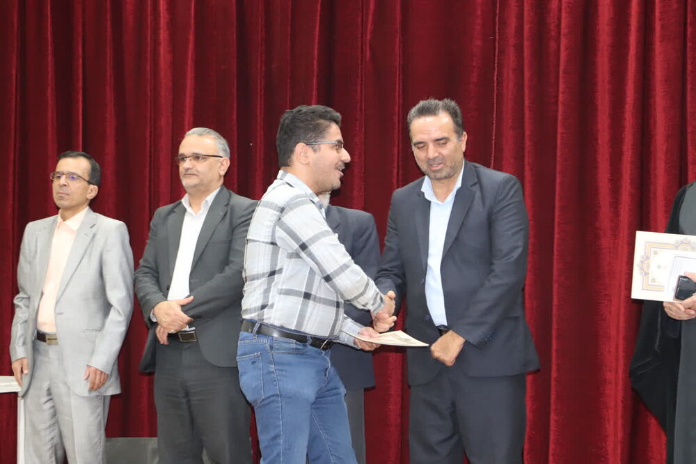 اختتامیه طرح ملّی “طراوت” و تقدیر از کانونهای فرهنگی برتر کاشان+عکس