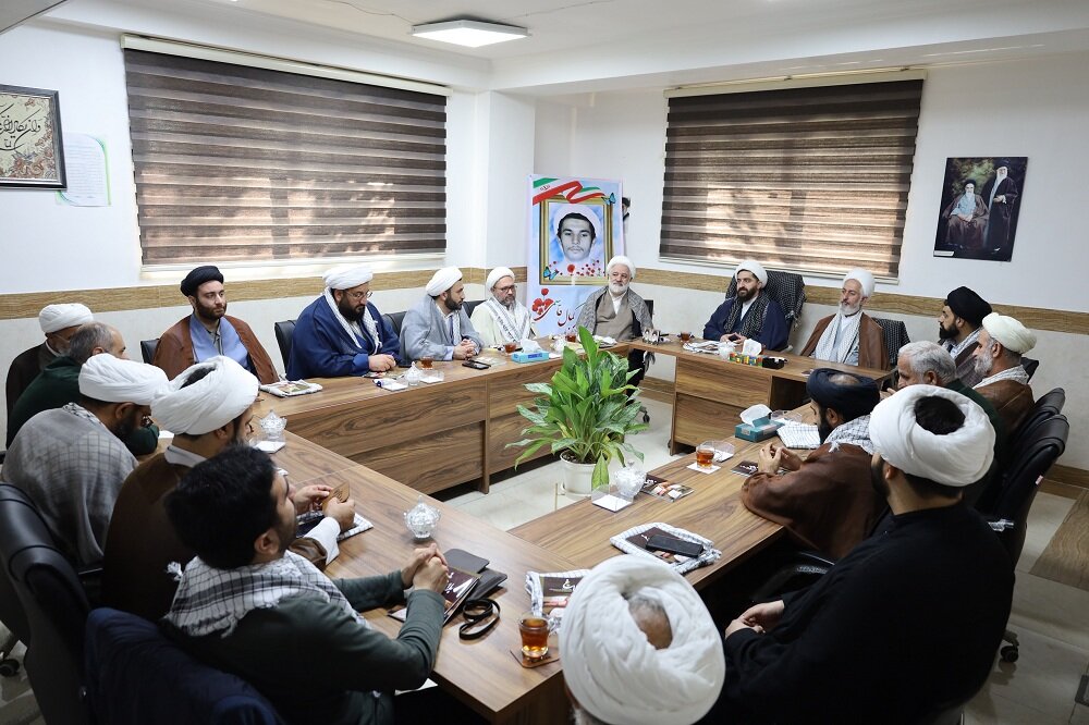 نقش روحانیت در دفاع مقدس و تداوم آن در جامعه اسلامی