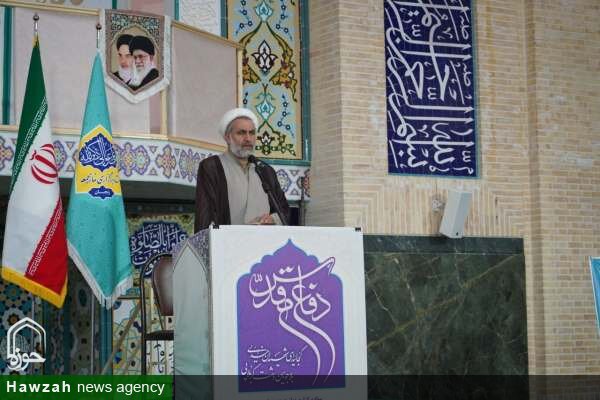 انتقال روایت‌های واقعی دفاع مقدس به نسل جوان یک وظیفه مهم است