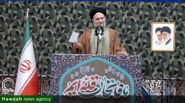 ملت ایران از حق مسلم خود که دسترسی صلح‌آمیز به صنعت هسته‌ای است کوتاه نمی‌آید