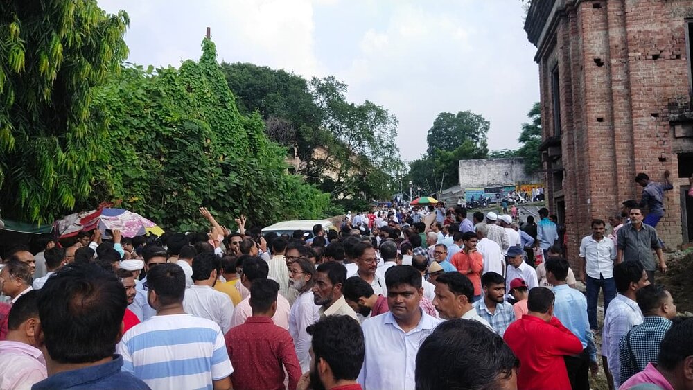 लखनऊ; मौलाना कल्बे जवाद नकवी ने हुसैनाबाद ट्रस्ट में जारी भ्रष्टाचार और अवैध कब्जे के खिलाफ आंदोलन का ऐलान किया