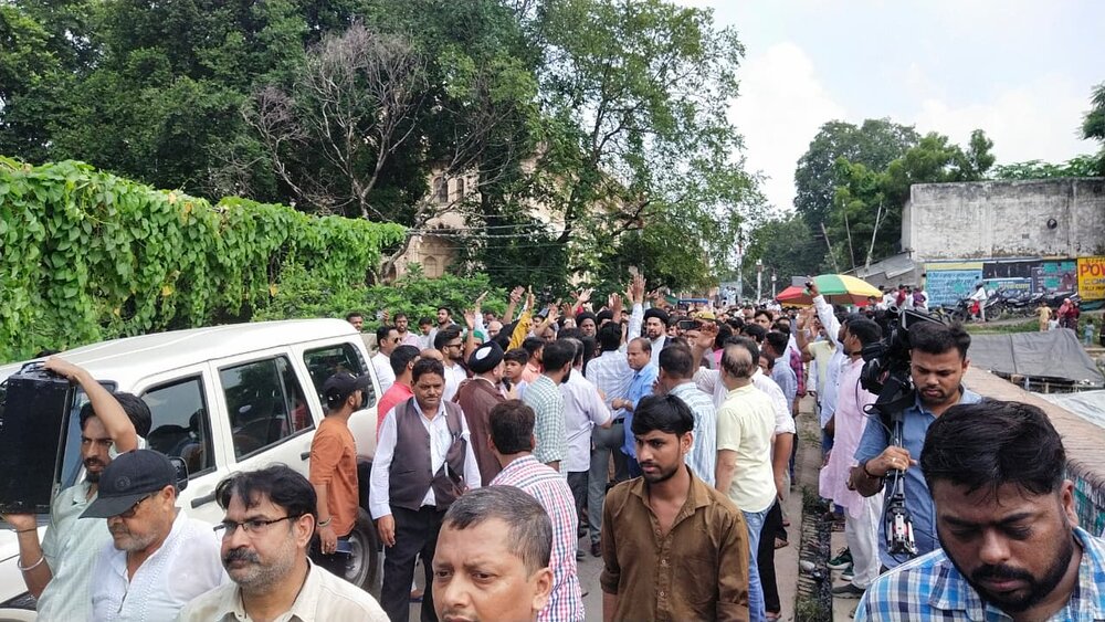 लखनऊ; मौलाना कल्बे जवाद नकवी ने हुसैनाबाद ट्रस्ट में जारी भ्रष्टाचार और अवैध कब्जे के खिलाफ आंदोलन का ऐलान किया