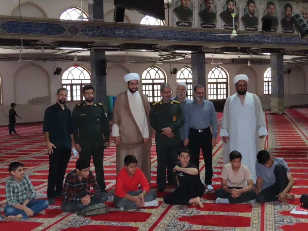 تصاویر/ همایش بزرگ میقات صالحین بسیج اردکان با شعار"ما فاتحان قله ایم" برگزار شد