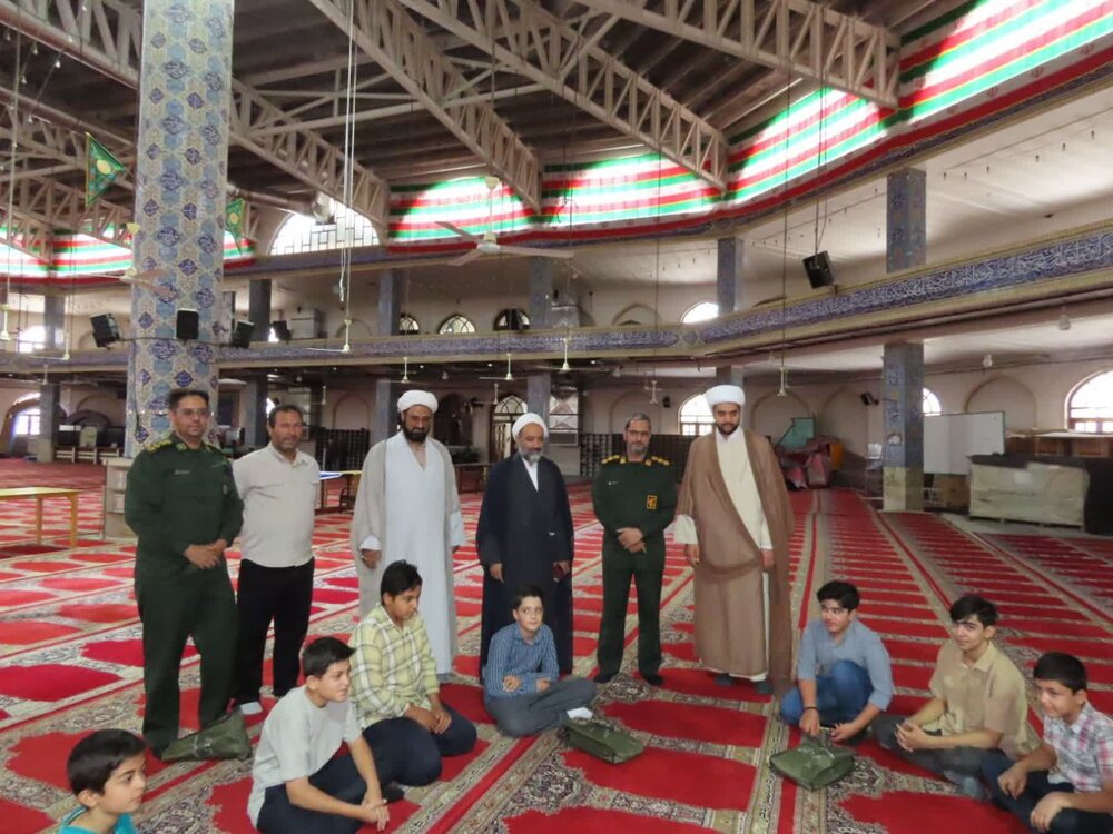 تصاویر/ همایش بزرگ میقات صالحین بسیج اردکان با شعار"ما فاتحان قله ایم" برگزار شد