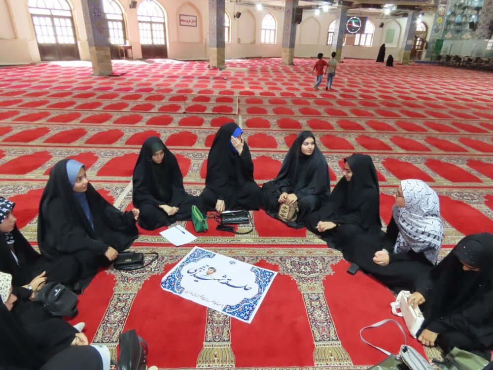 تصاویر/ همایش بزرگ میقات صالحین بسیج اردکان با شعار"ما فاتحان قله ایم" برگزار شد