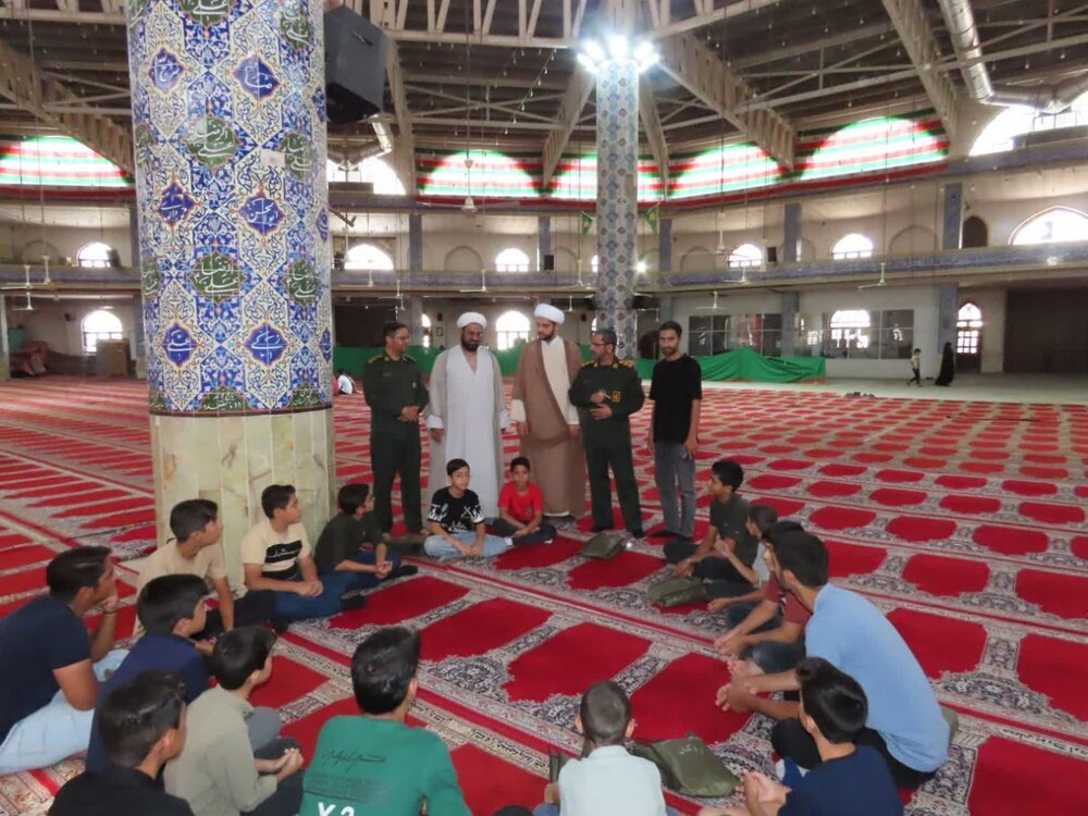 تصاویر/ همایش بزرگ میقات صالحین بسیج اردکان با شعار"ما فاتحان قله ایم" برگزار شد