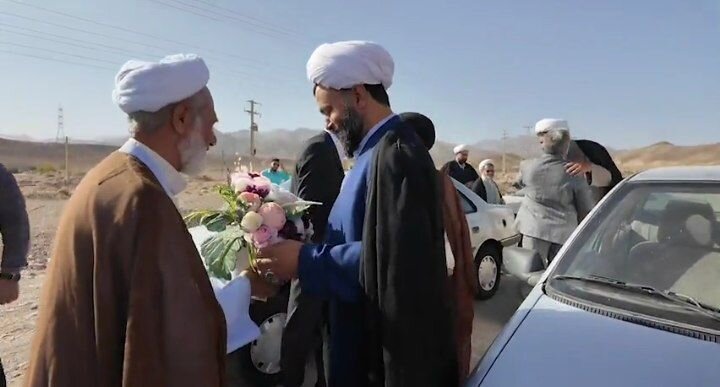 فیلم| استقبال مردم بهاباد از امام جمعه جدید