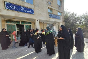 کاروان زیارتی طلاب مدرسه علمیه فاطمه الزهرا(س) دالاهو عازم مشهد مقدس شد+عکس