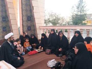 کلیپ| دورهمی طلاب مدرسه علمیه فاطمة المعصومه دلیجان در محل یادمان شهدا