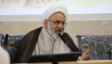 اهدای مجموعه آثار آیت‌الله‌العظمی جوادی آملی به کتابخانه‌های مدارس علمیه اصفهان