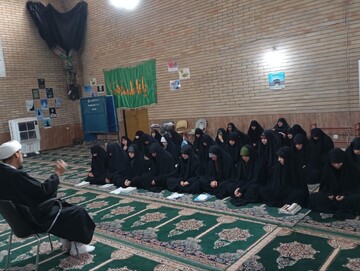 در جنگ نرم طلاب مسئولیت دفاع از اعتقادات مردم را بر عهده دارند+عکس