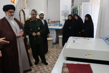 تصاویر/ بازدید امام جمعه بافق  از کارگاه های خانگی بانوان