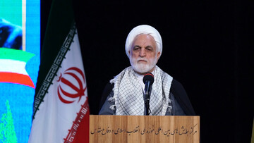 صدام متجاوز، تسلیحات میکروبی و شیمیایی را از آمریکا و اروپا تأمین می‌کرد