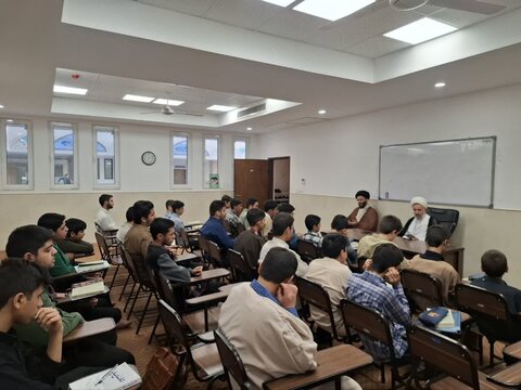 تصاویر/  نشست تربیتی و انگیزه‌ سازی ویژه طلاب پایه اول مدینة‌ العلم کاظمیه