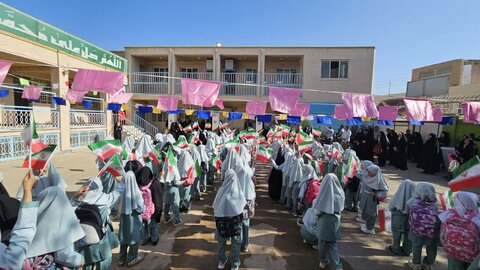 تصاویر/ حضور مدیرکل و معاون فرهنگی اداره کل تبلیغات اسلامی استان در افتتاح مدرسه دبستان دخترانه علوم و معارف صدرای یزد