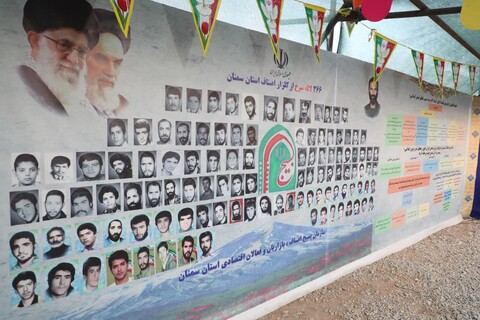 تصاویر/ در پنجمین شب کنگره ملی سه‌هزار شهید استان سمنان نماینده ولی‌فقیه در استان سمنان از نمایشگاه ادارات و دستگاه های اجرایی بازدید کرد