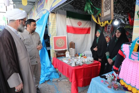 تصاویر/ در پنجمین شب کنگره ملی سه‌هزار شهید استان سمنان نماینده ولی‌فقیه در استان سمنان از نمایشگاه ادارات و دستگاه های اجرایی بازدید کرد