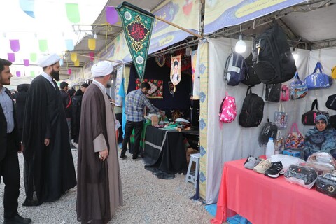 تصاویر/ در پنجمین شب کنگره ملی سه‌هزار شهید استان سمنان نماینده ولی‌فقیه در استان سمنان از نمایشگاه ادارات و دستگاه های اجرایی بازدید کرد