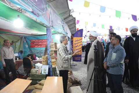 تصاویر/ در پنجمین شب کنگره ملی سه‌هزار شهید استان سمنان نماینده ولی‌فقیه در استان سمنان از نمایشگاه ادارات و دستگاه های اجرایی بازدید کرد