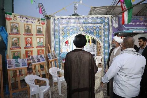 تصاویر/ در پنجمین شب کنگره ملی سه‌هزار شهید استان سمنان نماینده ولی‌فقیه در استان سمنان از نمایشگاه ادارات و دستگاه های اجرایی بازدید کرد