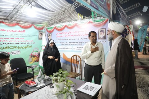 تصاویر/ در پنجمین شب کنگره ملی سه‌هزار شهید استان سمنان نماینده ولی‌فقیه در استان سمنان از نمایشگاه ادارات و دستگاه های اجرایی بازدید کرد