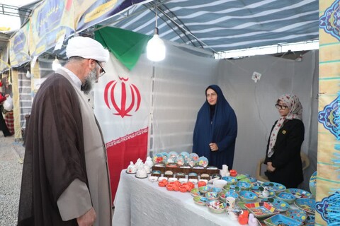 تصاویر/ در پنجمین شب کنگره ملی سه‌هزار شهید استان سمنان نماینده ولی‌فقیه در استان سمنان از نمایشگاه ادارات و دستگاه های اجرایی بازدید کرد