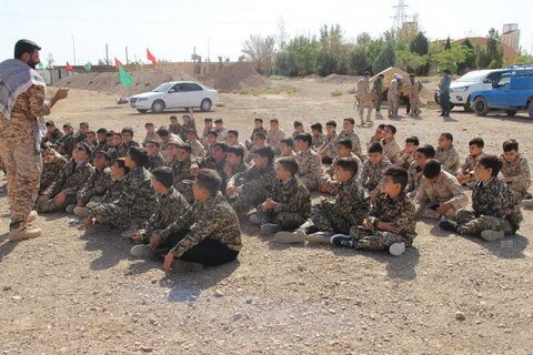 تصاویر/ ویژه برنامه به دنبال ستاره ها "فصل جنگ ۱۲ روزه" با حضور ۶۵ نفر از  دانش آموزان مدرسه میرزا کوچک خان برگزار شد