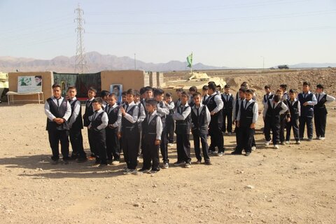 تصاویر/ ویژه برنامه به دنبال ستاره ها "فصل جنگ ۱۲ روزه" با حضور ۶۵ نفر از  دانش آموزان مدرسه میرزا کوچک خان برگزار شد