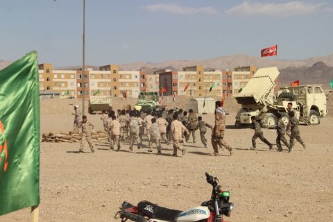 تصاویر/ ویژه برنامه به دنبال ستاره ها "فصل جنگ ۱۲ روزه" با حضور ۶۵ نفر از  دانش آموزان مدرسه میرزا کوچک خان برگزار شد